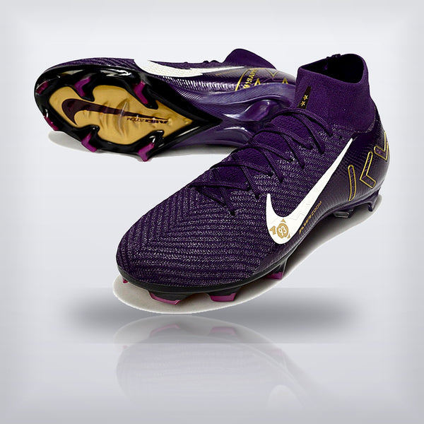 Par de Superfly Mbappe morado con la suela a la vista
