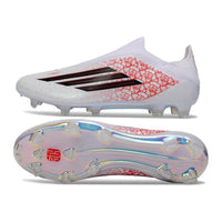 Taquetes adidas F50 LY blanco con rosas rojas, vista de perfil y suela completa